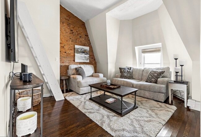 Photo - 53 M St Unit 4