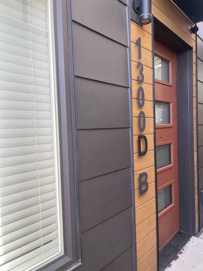 Building Photo - 1300 E Remington Ct Unit DB Rental