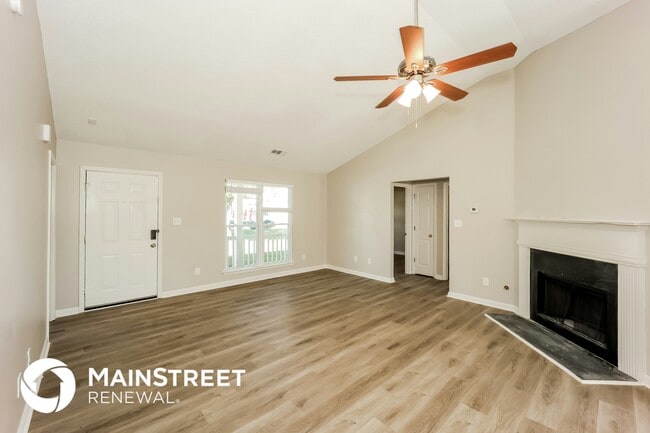 Photo - 374 Eagles Crossing Cir