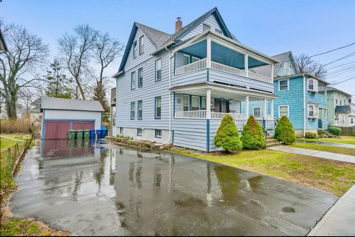 Photo - 115 Harborview Ave (Bridgeport, CT)