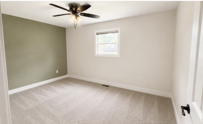 Photo - 1715 Seneca Ave
