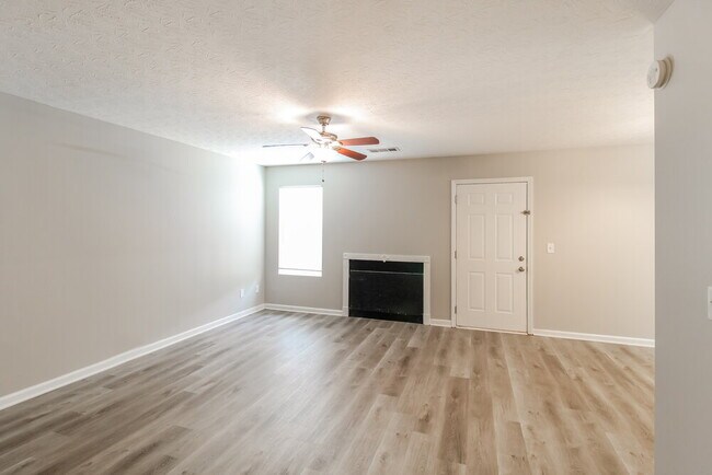 Photo - 160 Avery Dr