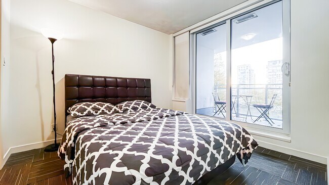 Photo - 1009 Harwood St