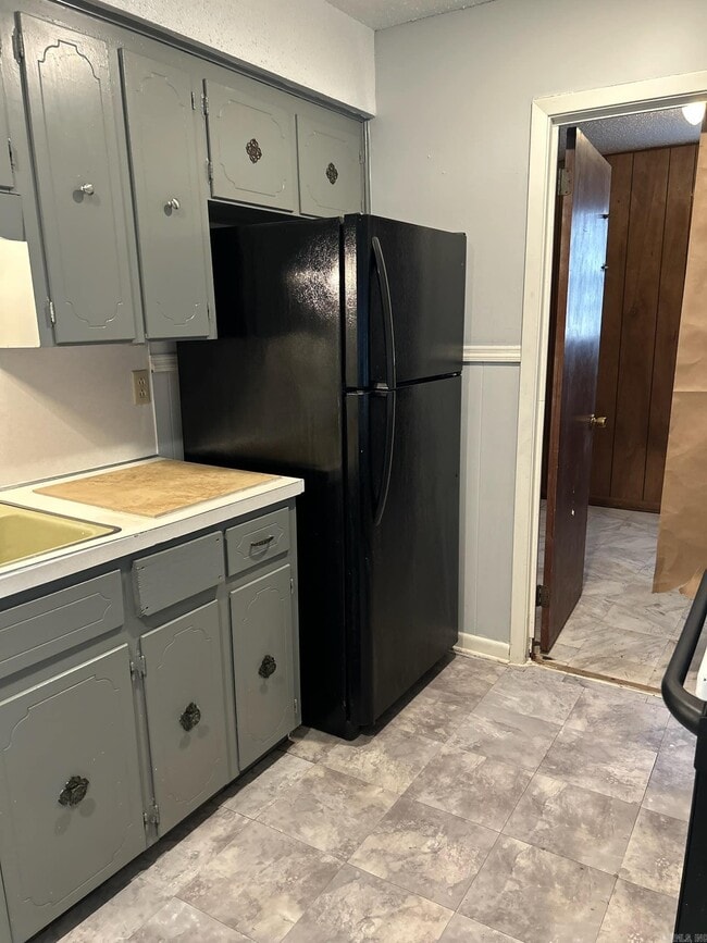 Photo - 1800 Sanford Dr