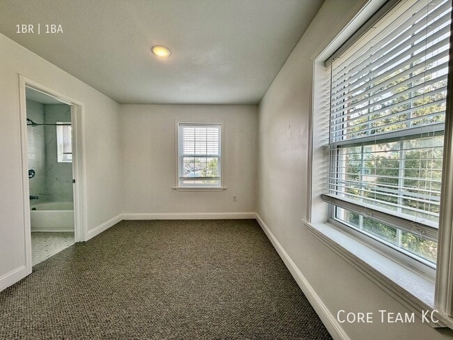 Photo - 1901 Olathe Blvd Unidad 308