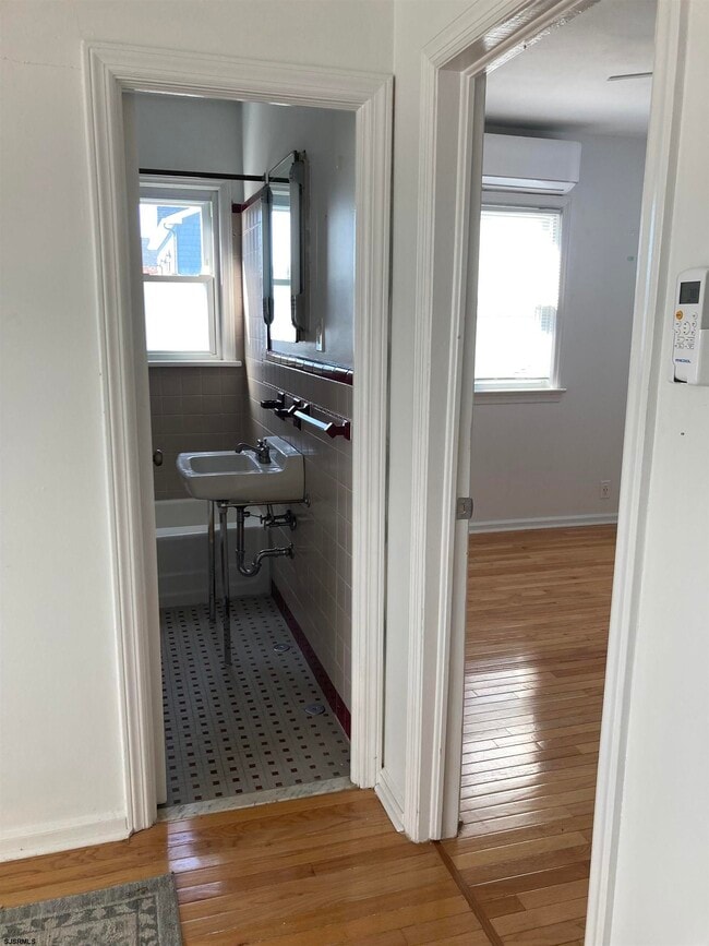 7817 Ventnor Ave Unit 4