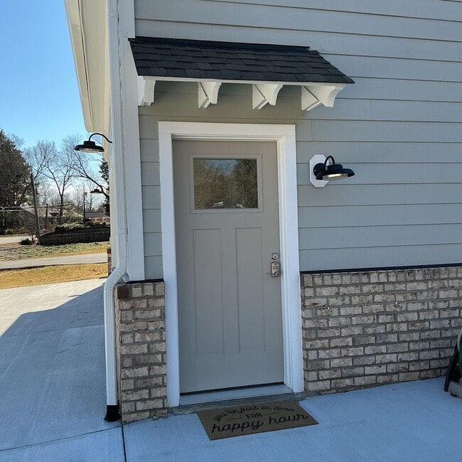 Photo - Perfect 1 Bedroom Fully Finished Apartment