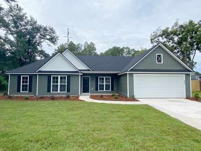 Building Photo - 4 bedrooms, 2 baths in Hahira/North Lownde... Rental