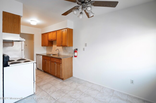 Photo - 80 Manchester Ct Unit F