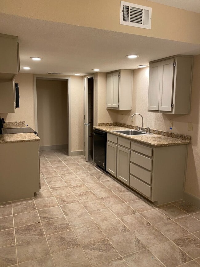 Photo - 3-Bedroom, 2.5 bath with 2 car garage in Frisco