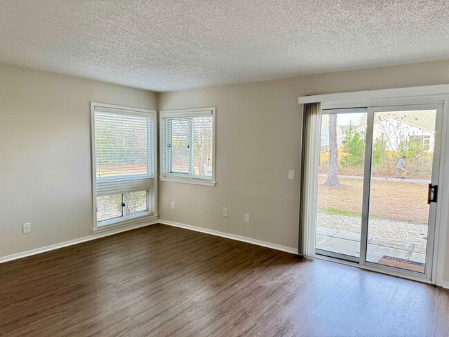 Photo - 1025 Plantation Dr W