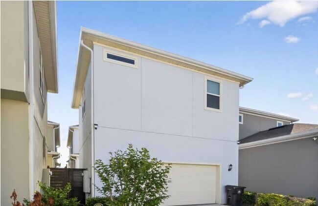 Photo - 10322 Marconi Ave