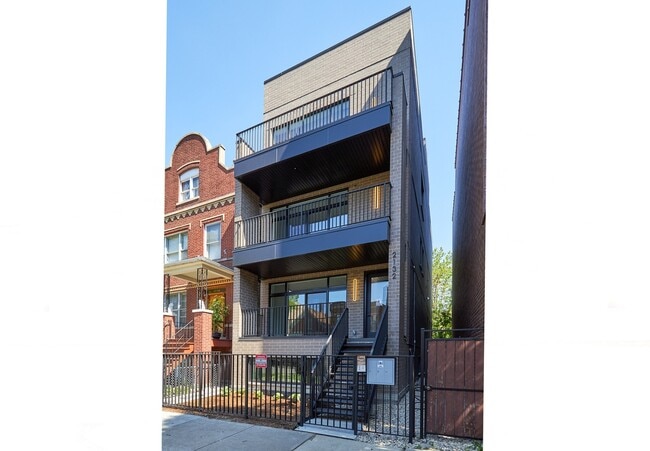 Exterior - 2132 W Rice St Unit 3 Penthouse