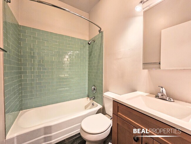 Photo - 2208 N Clark St Unit Studio
