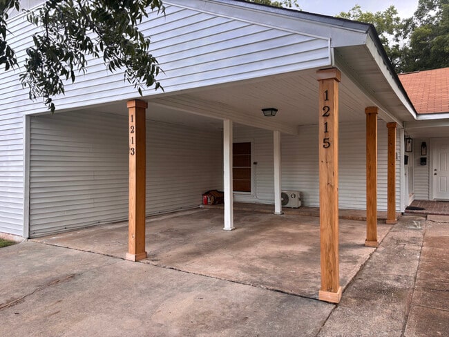 Photo - 1215 Middleton St