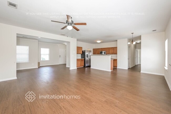 Photo - 410 Village Broad St