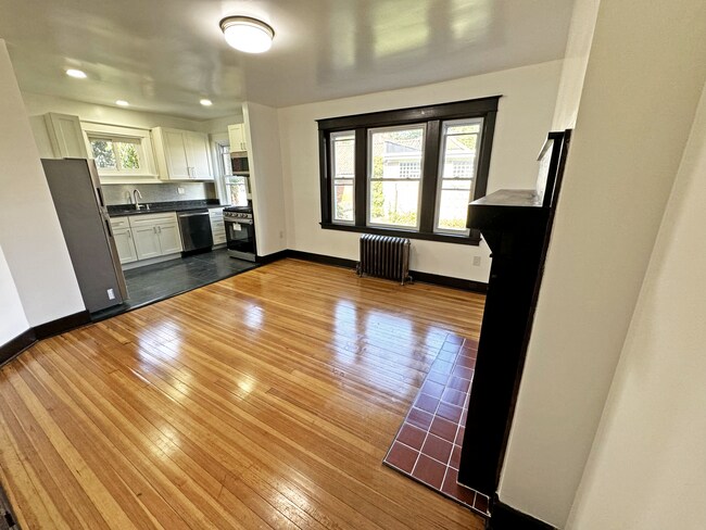 Building Photo - 259 Gross St Unit Floor 1 Rental