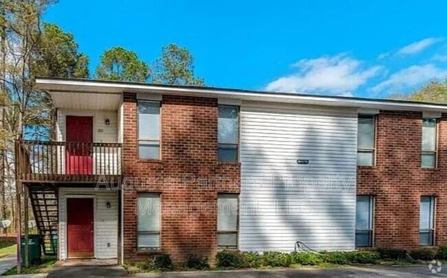 Building Photo - 1546 Hamilton Dr Unit 101 Rental
