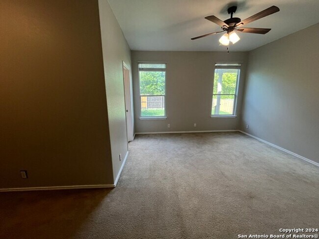 5302 Lowry Peterson