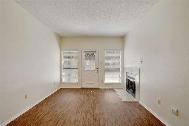 Photo - 806 W 24th St Unit 122