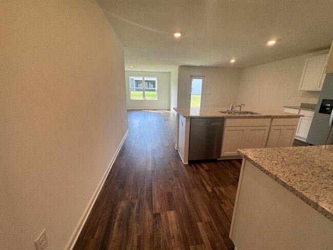 Photo - 216 Brooks Ln