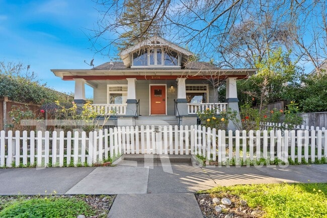 Building Photo - 2916 22nd St