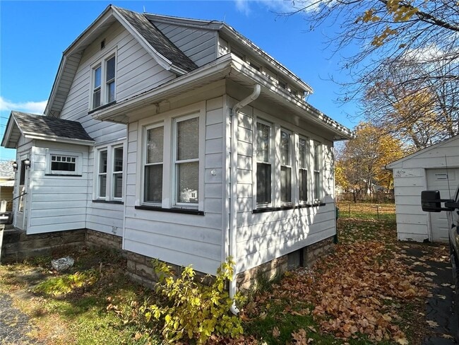 Photo - 125 Windsor Rd