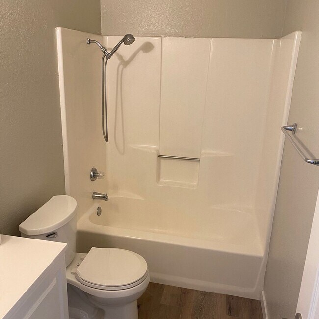 21375 Bear Valley Rd Unit 1