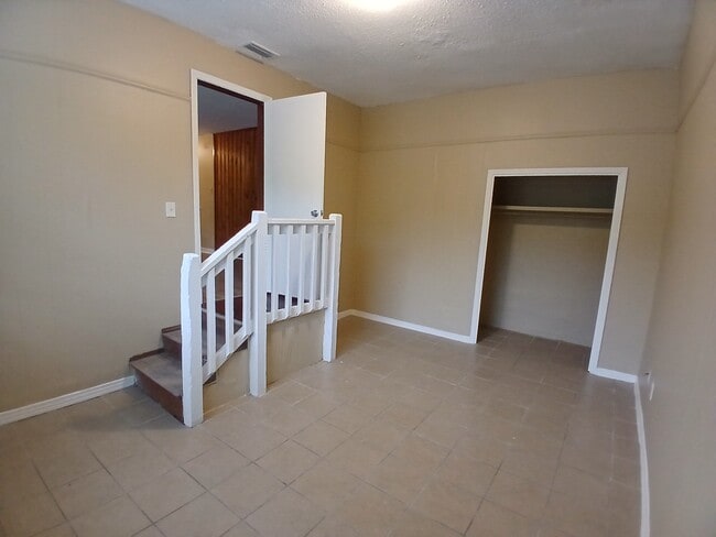 Photo - 2415 Club House Rd