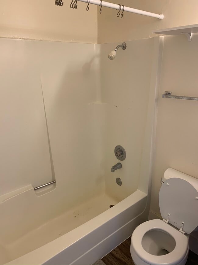 Photo - 4230 NE 8th Ave