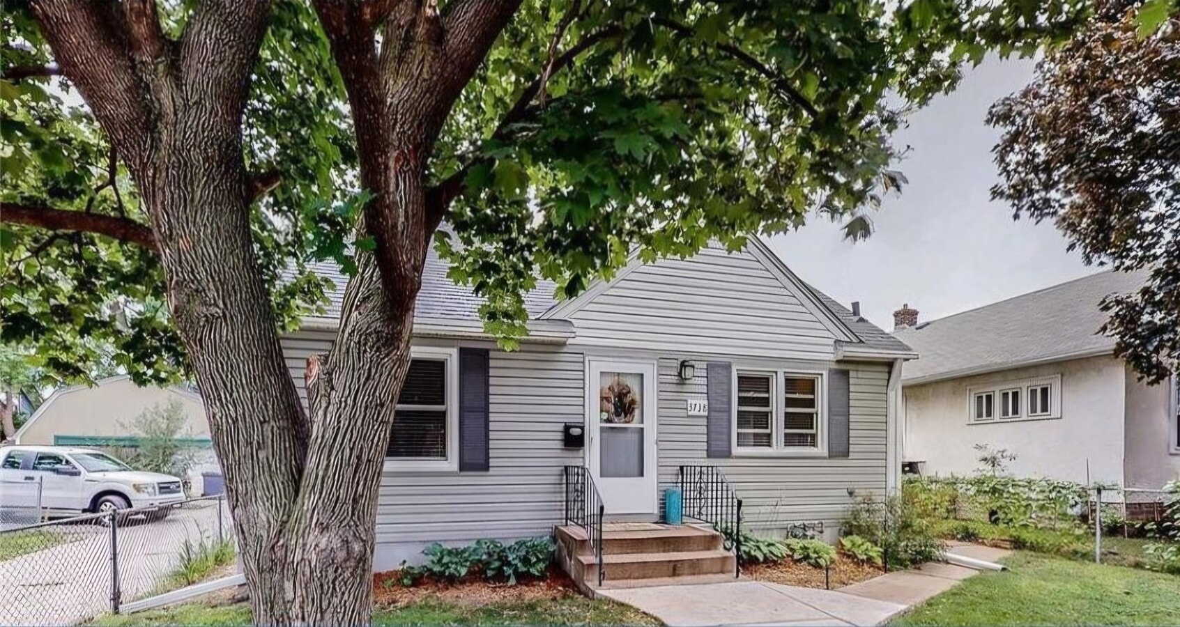 Photo - 3738 Standish Ave