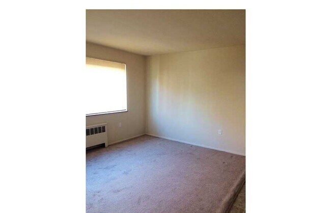 Photo - 922-926 Ludlow Avenue Unit 922-05