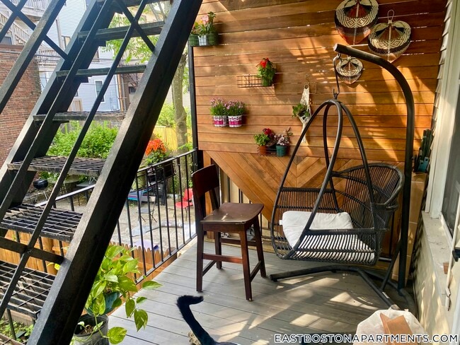 Photo - 150 Bremen St Unidad 1