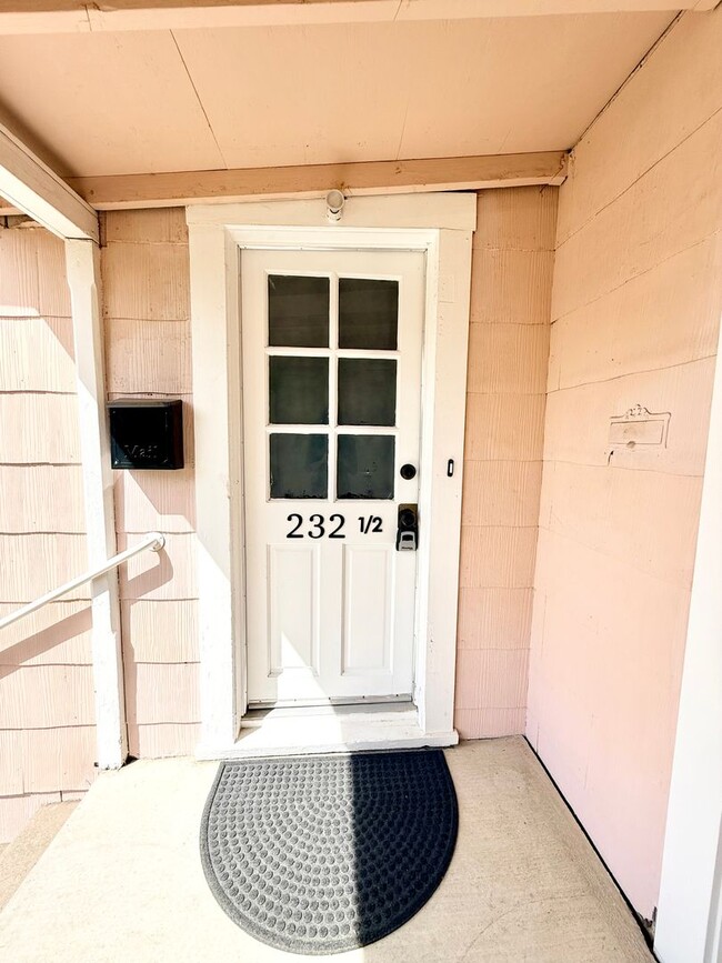 Photo - G232-P Unidad 232 1/2