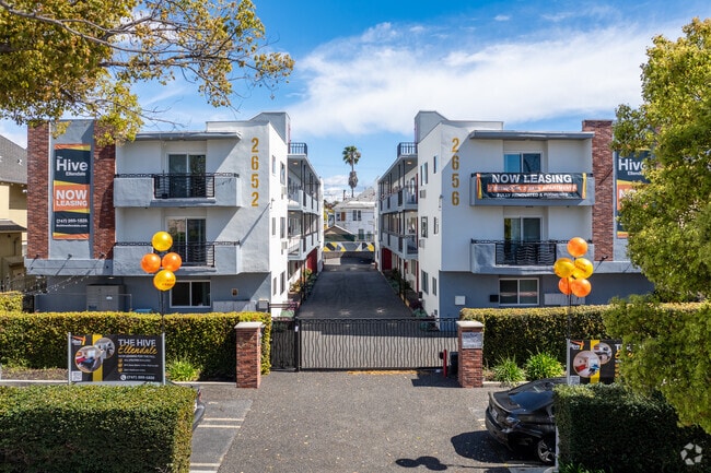 Building Photo - The Hive On Ellendale USC Student Housing Rental