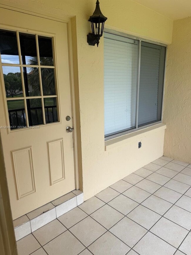 Building Photo - 529 Shady Pine Way Unit B2