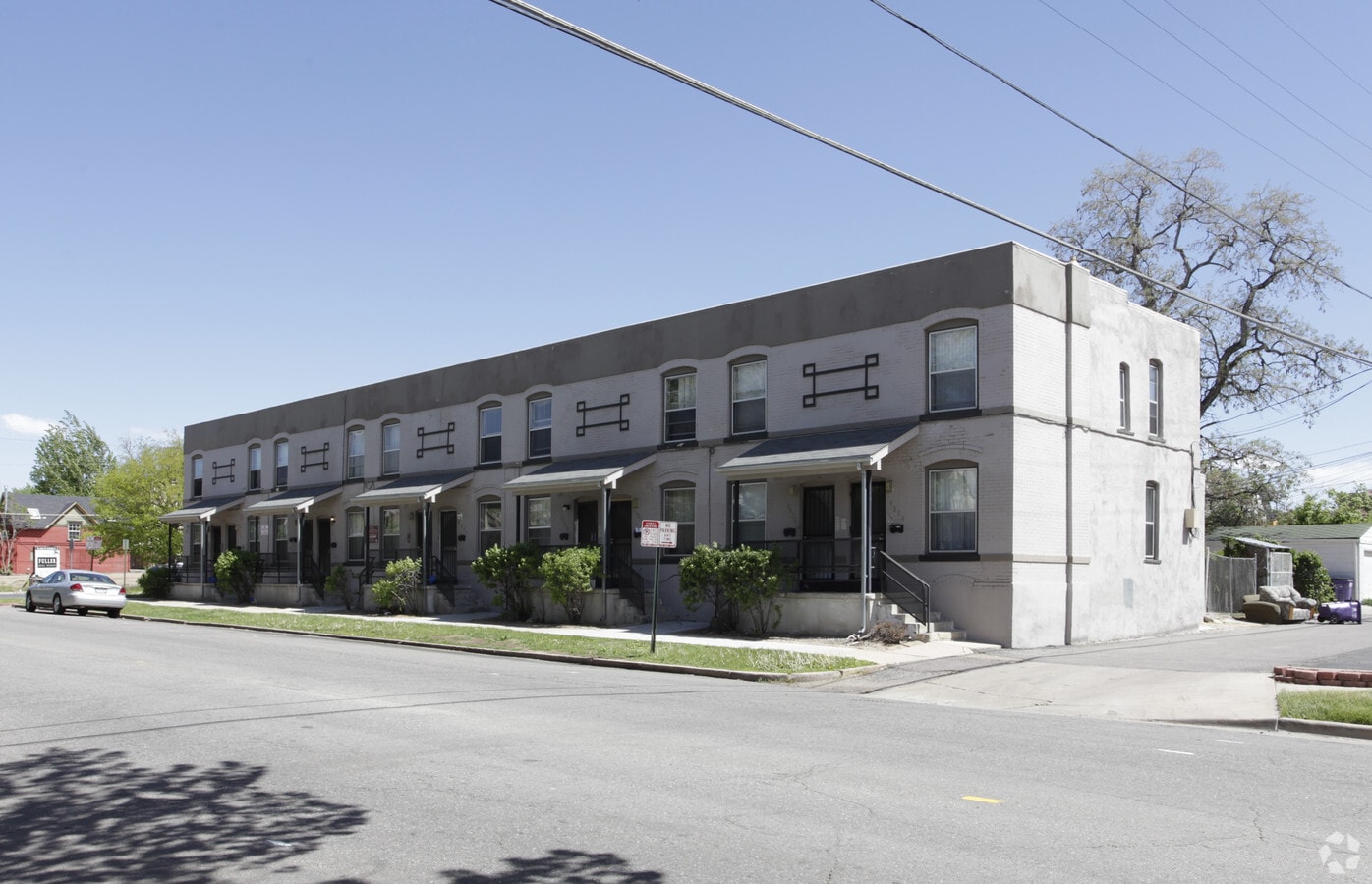 Photo - Pine Apartments