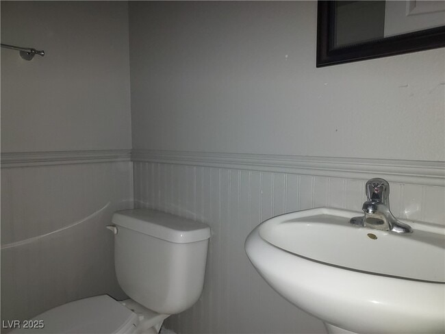 Photo - 1920 Turtlerock St