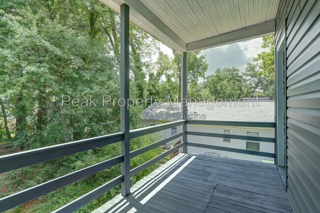 3022 Groveland Ave