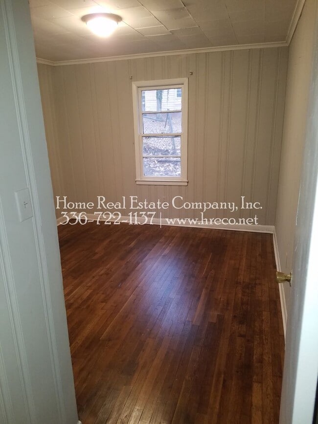 Photo - 2416 Machine St