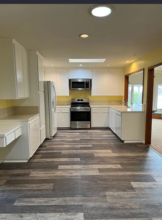 Photo - 259 Cheryl Pl