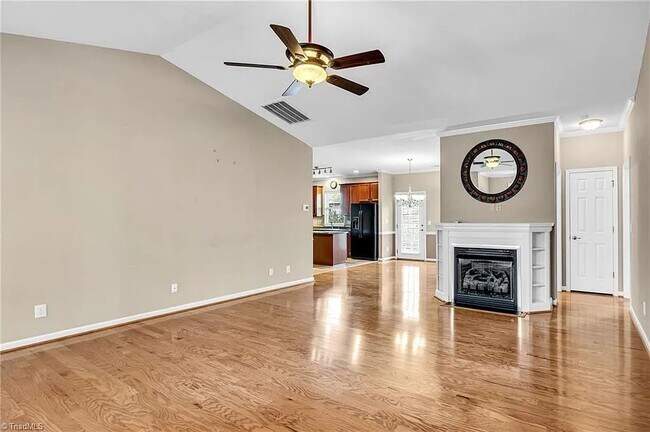 Photo - 3002 Renaissance Pkwy