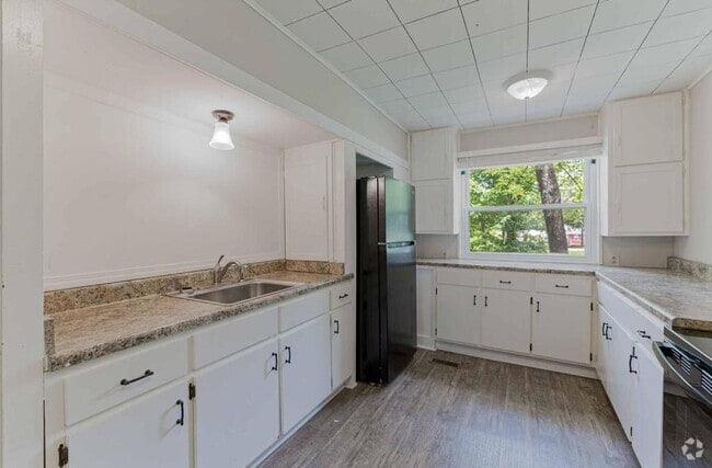 Building Photo - 2901 Henderson Ave NW Rental