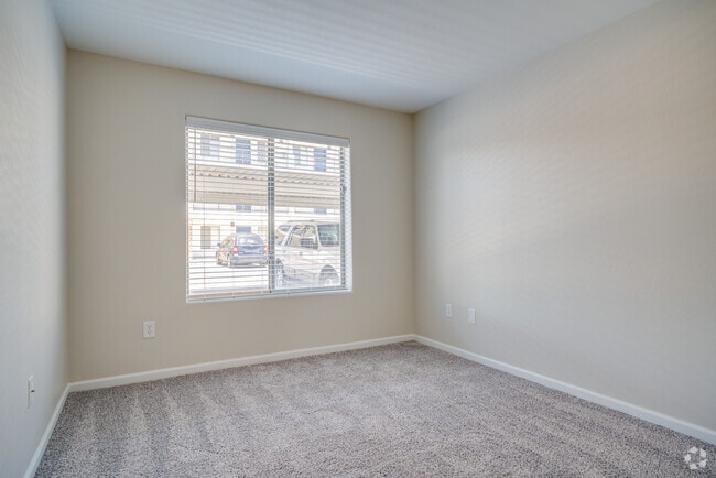2 BR, 1 BA - 845 SF