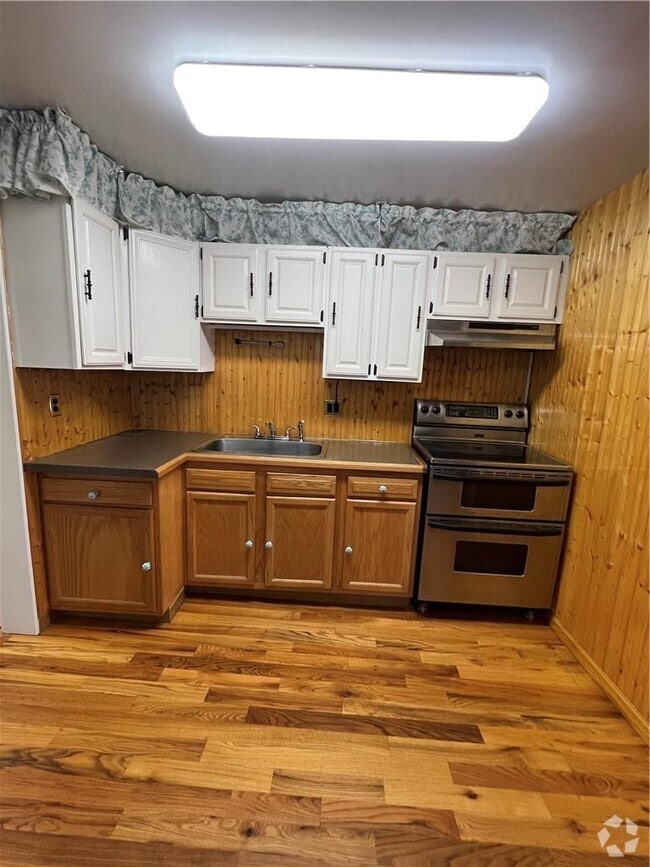 Building Photo - 207 Monhagen Ave Rental