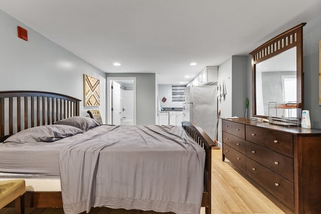 Building Photo - 1170 Massachusetts Ave Unit 2B