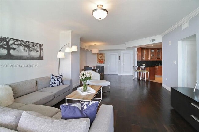 Building Photo - 19400 Turnberry Way Unit 1821 Rental