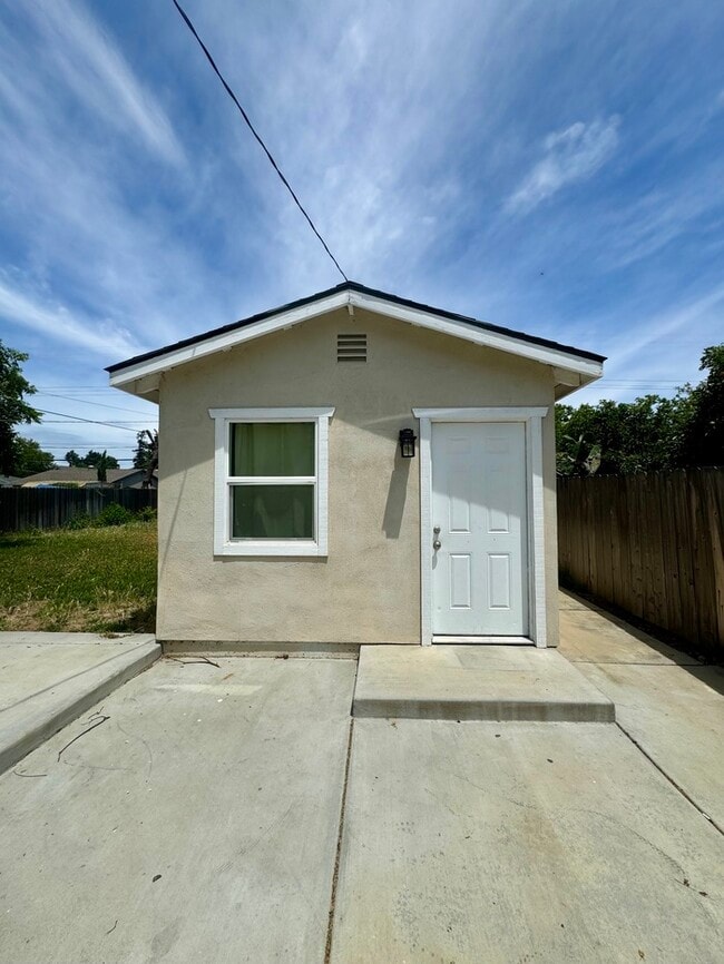Photo - 2bedroom 1 bath home in Sacramento