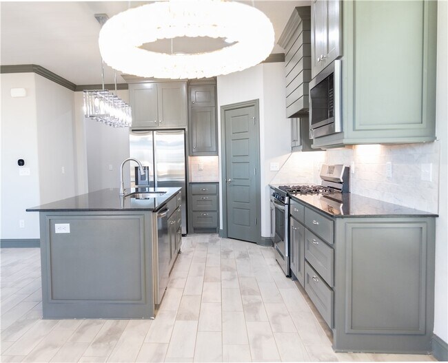 Photo - 201 Vicks Cir