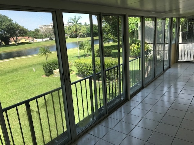 upstair screened porche - 3115 N Palm Aire Dr